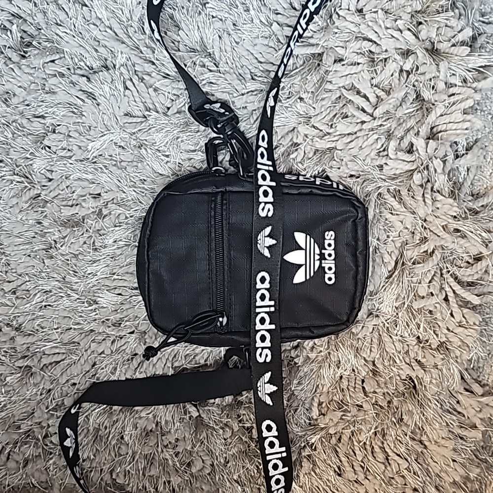Very small addidas crossbody bag